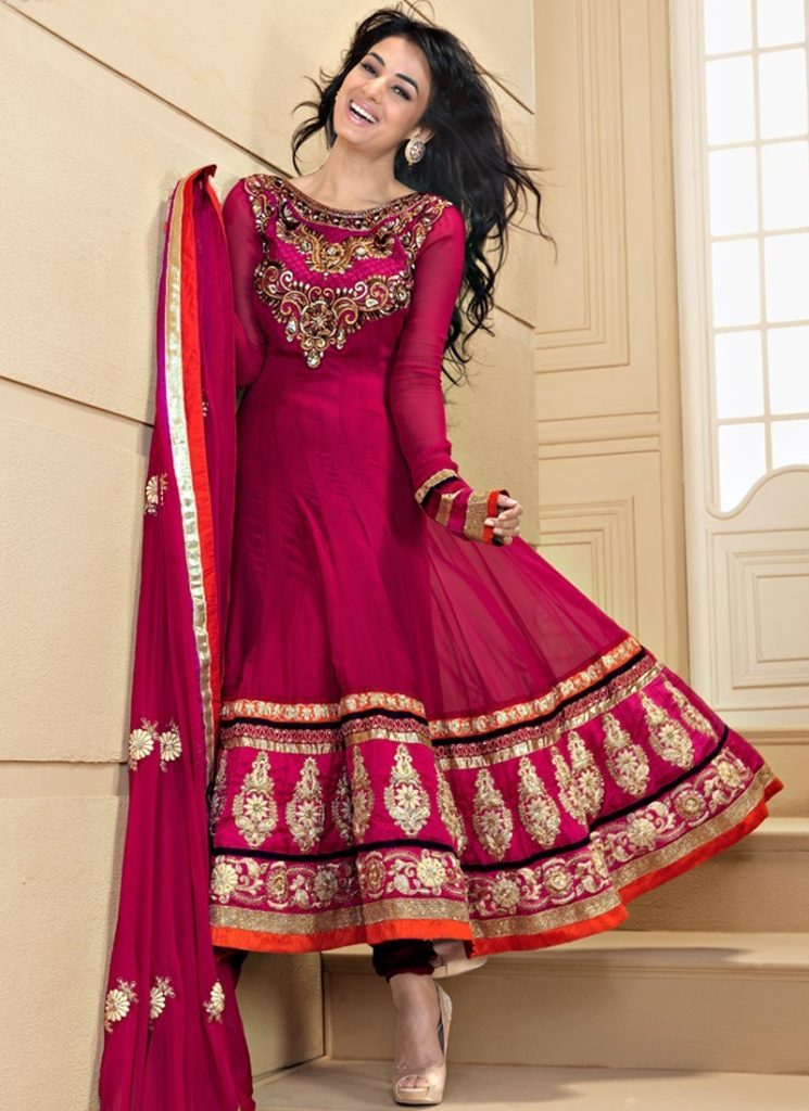 salwar kameez for pear shaped body